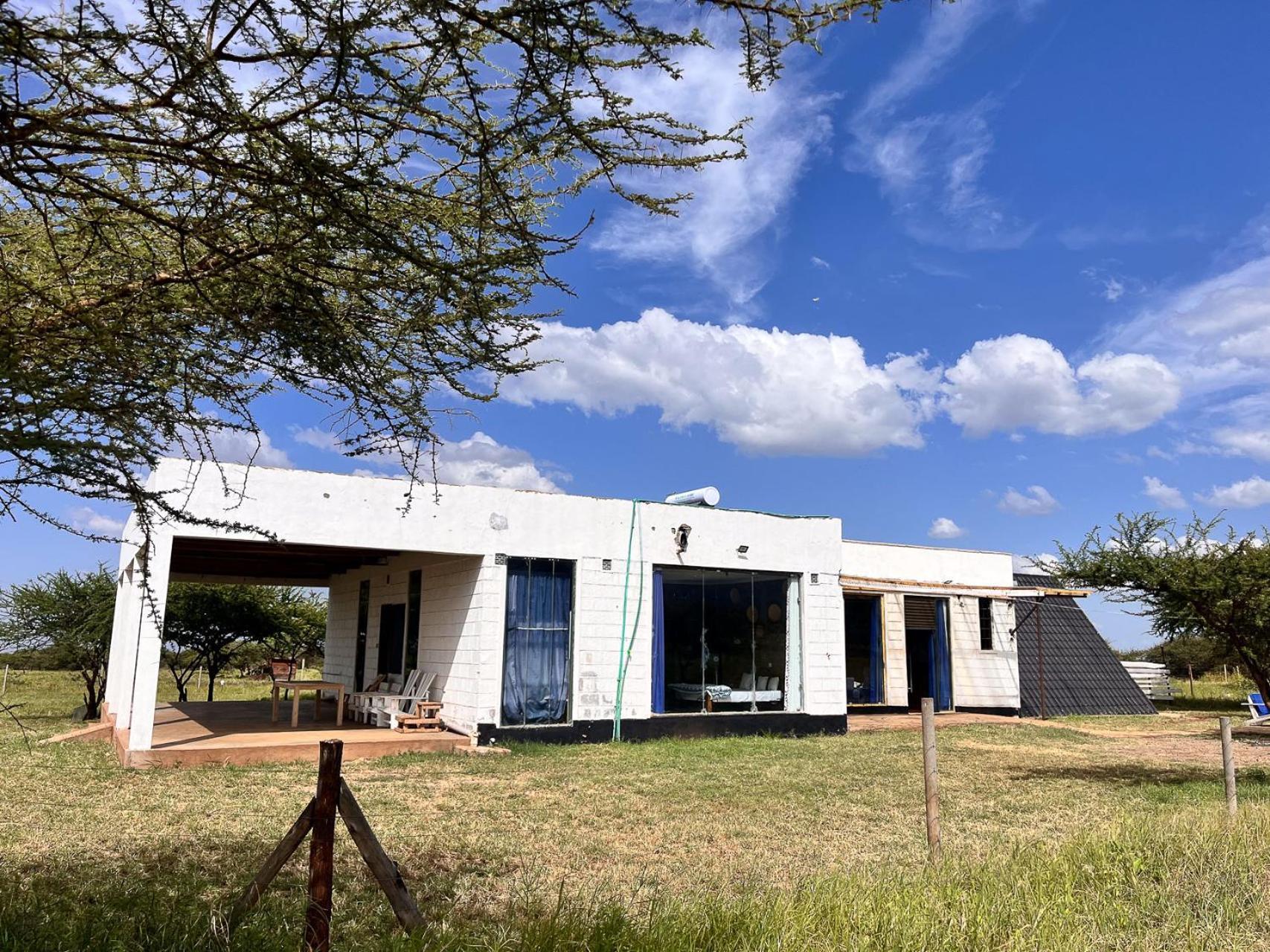 Amboseli Glass House Oloitokitok ภายนอก รูปภาพ